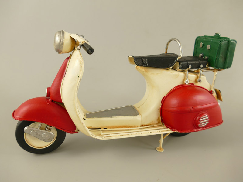 Scooter Motorroller Vespa Blechmodell rot/weiß - 29 cm