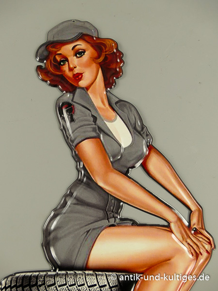 Blechschild Frau & Reifen Pin Up Girl - 28x59 cm