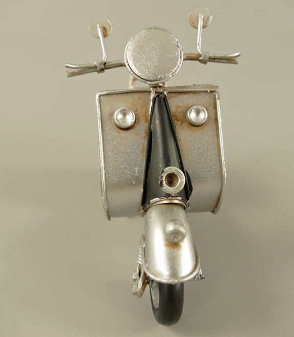 Motorroller Vespa Scooter Blechmodell silber - 17 cm