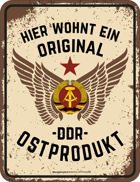Blechschild Hier wohnt ein Original Ostprodukt - RAHMENLOS® - 17x22 cm