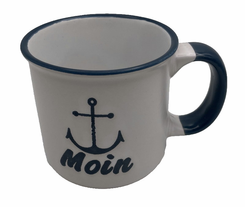 Grauer Becher mit dunkelgrauem Anker und klarer Schrift in maritimer Optik