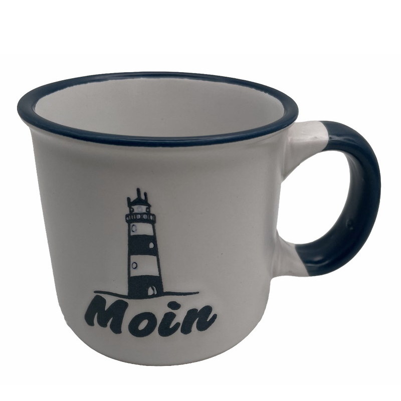 Tasse in Grau mit dunkelgrauem Leuchtturmmotiv und klarer Moin‑Schrift im Küstenlook