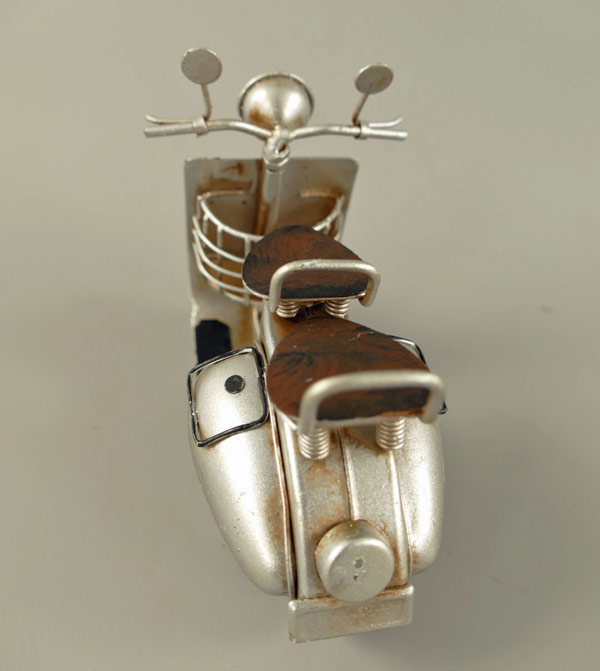 Motorroller Vespa Scooter Blechmodell silber - 17 cm