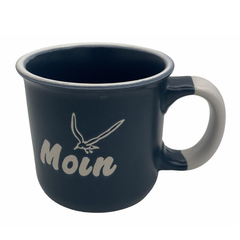 Hösti Tasse in Blau mit weißem Möwenmotiv und klarer Moin‑Schrift im nordischen Look