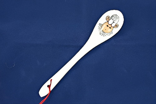 Hösti Porzellan‑Eierlöffel mit witzigem Cartoon‑Schaf im fröhlichen Küstenstil