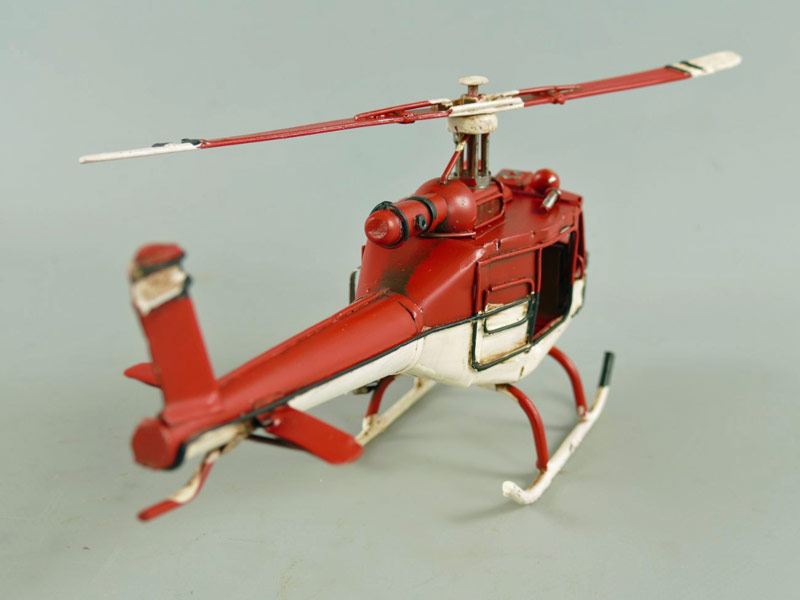 Hubschrauber Blechmodell rot - 23 cm