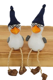 Kantenhocker Möwe mit Mütze, Brille und Bommelbeine - 2er Set - Keramik 13 cm